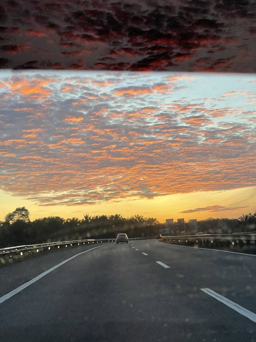 SyazwanHussin's tweet photo. View pagi ni cantik 😍 cuma cermin kereta yg comot 😂 https://t.co/Ct7IVewijU