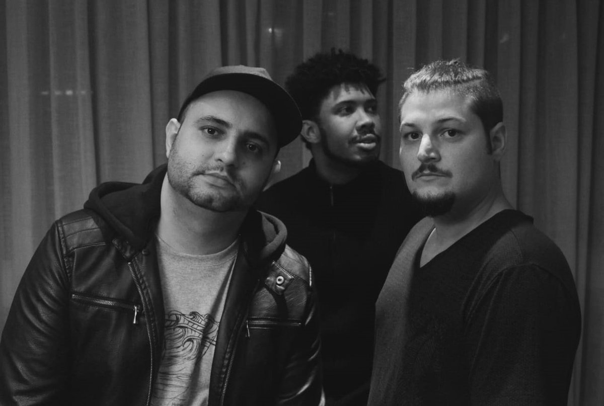 maquinaprofanaf's tweet photo. #MaquinaProfanaFest : 3 Libras - Passa de 100mil audições com o lançamento do single e clipe de "Estamos Aqui"
Inscreva-se No #Blog, Compartilhe. Apoie o #Underground Seu Apoio é Muito Importante👇🎧🤘
https://t.co/kpuCA75eY9
#3Libras #Single #Video #EstamosAqui https://t.co/Mo9kNYvHgp