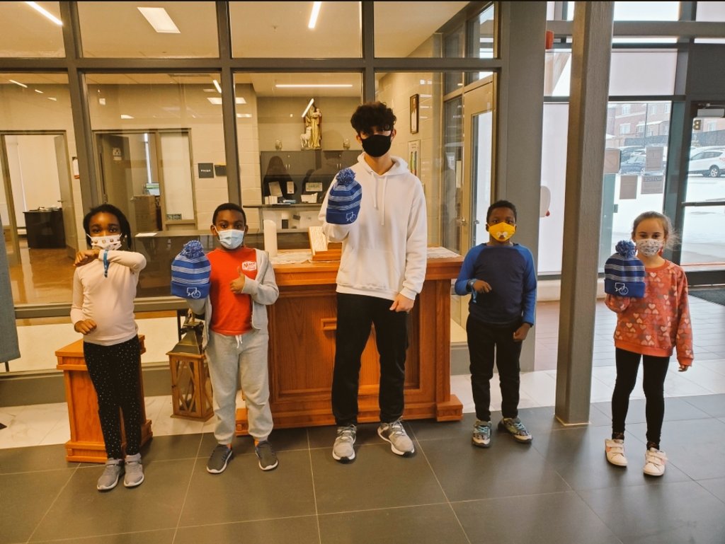 Mrs. Pupo (@mrs_pupo) on Twitter photo Thank you to all the <a href="/St_EVAN_Caledon/">St. Evan Catholic Elementary School</a> 🦅's who bundled up today and walked to school! 🙌🙌 To kick off our WINTER WALK TO SCHOOL challenge we rewarded 5 lucky 🦅's with some #BellLetsTalk gear.
Walk everyday.....the challenge goes until next Friday 😉🧤🧣❄ #HSCert Thank you to all the <a href="/St_EVAN_Caledon/">St. Evan Catholic Elementary School</a> 🦅's who bundled up today and walked to school! 🙌🙌 To kick off our WINTER WALK TO SCHOOL challenge we rewarded 5 lucky 🦅's with some #BellLetsTalk gear.
Walk everyday.....the challenge goes until next Friday 😉🧤🧣❄ #HSCert
