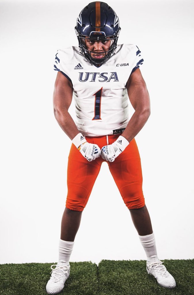 JuiceCryer's tweet photo. Had a great time in San Antonio last weekend #BirdsUp 🤙🏾 @CoachJP3 @UTSAFTBL @CoachTraylor https://t.co/yhRPZHfN71