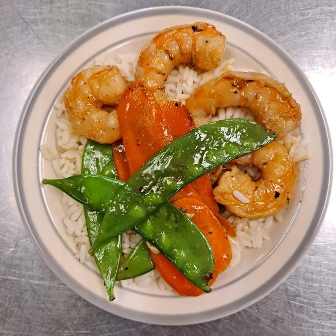 BeaverCtc's tweet photo. Yesterday, Culinary Arts students made sautéed shrimp with carrots & snow peas over rice with a side of fried eggrolls. Another yummy meal!
#futureculinaryprofessionals #SkilledTradesROCK #wegiveyoutheingredientstoprepforyourfuture https://t.co/vx5OPiYost