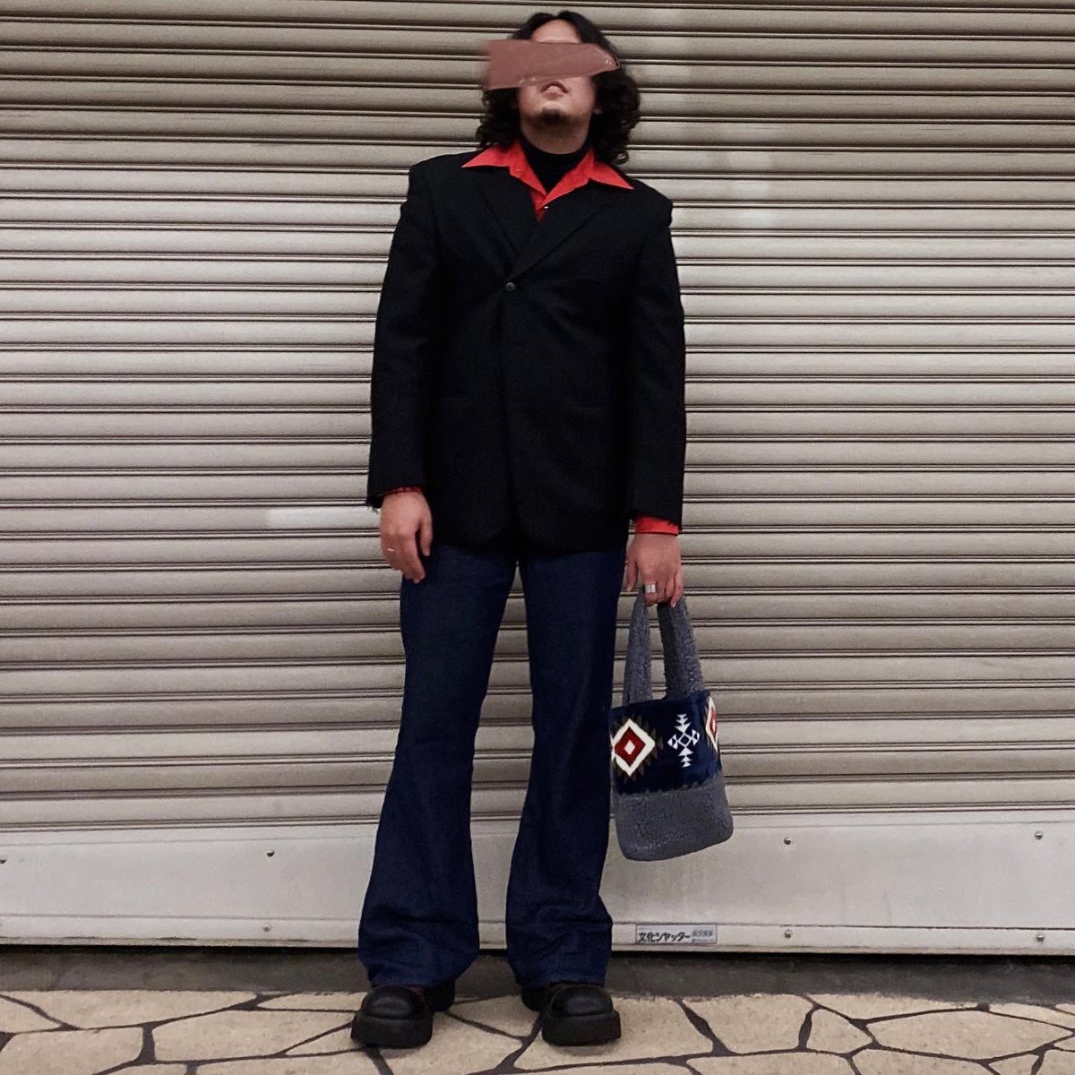 shiba___34's tweet photo. 70's Western shirt
70's denim pants
00's order suit jacket (remake)

シングルスーツにボタンを取り付け
無理やりダブルっぽく見せてます。
キレイなAラインシルエットになりました。

#古着 #code #fashion #oldstyle #streetsnap #flarepants #suit https://t.co/pK96iEDUjb