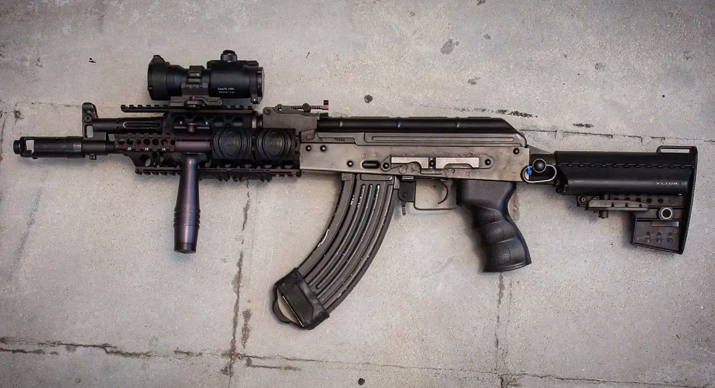 【雄介】LAND ARMS 製　AK用　M83 ハンドガード 雄介】LAND ARMS 製 AK用 M83 ハンドガード AK用ハンドガード