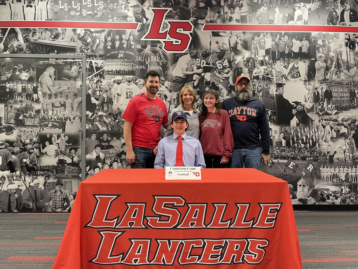 CamCope9_'s tweet photo. Signed✅ I want to thank God for blessing me with an amazing support system of family friends and coach’s and giving me the opportunity to continue my athletic and academic career at the @univofdayton #GoFlyers #NSD22 @DaytonFootball @RChamberlin_UD @Coach_TO @PatQBtrainer https://t.co/qFzI87z3Lp