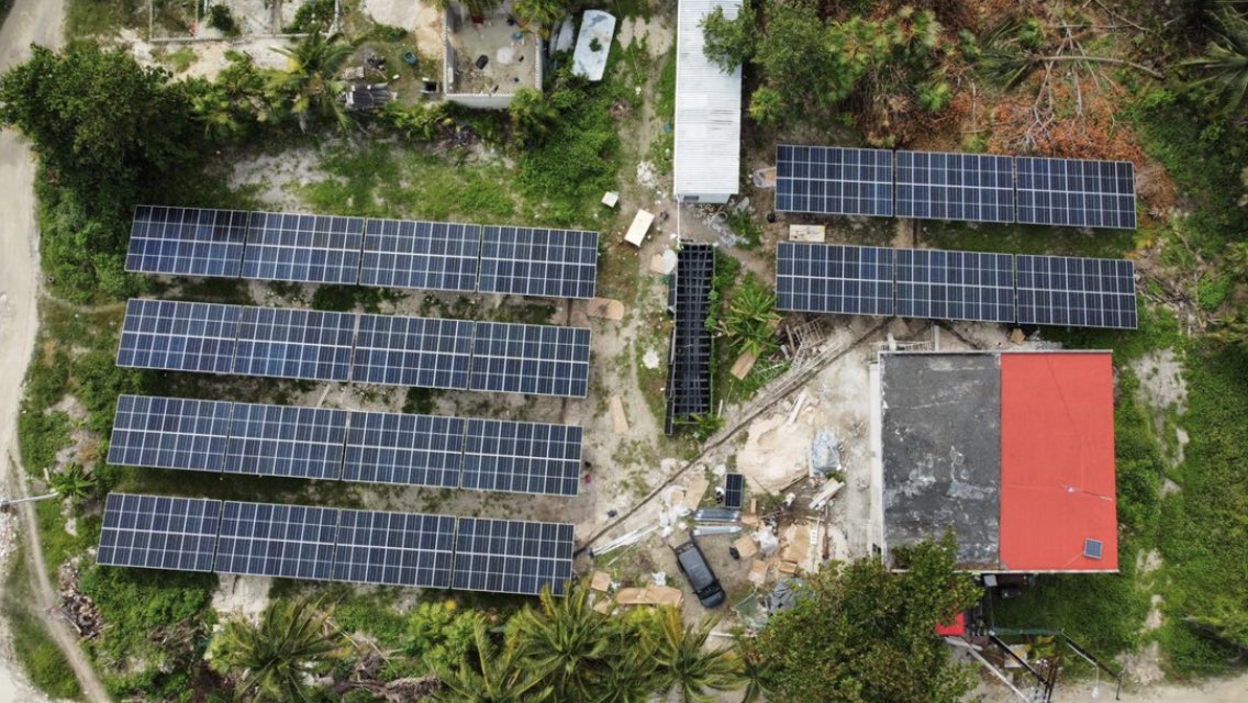 AmigosSianKaan's tweet photo. El nuevo Sistema de Generación Fotovoltaica de Punta Allen, Destino @MayaKaanTravel, usa la energía solar que es limpia y renovable. https://t.co/XewlquxoBM