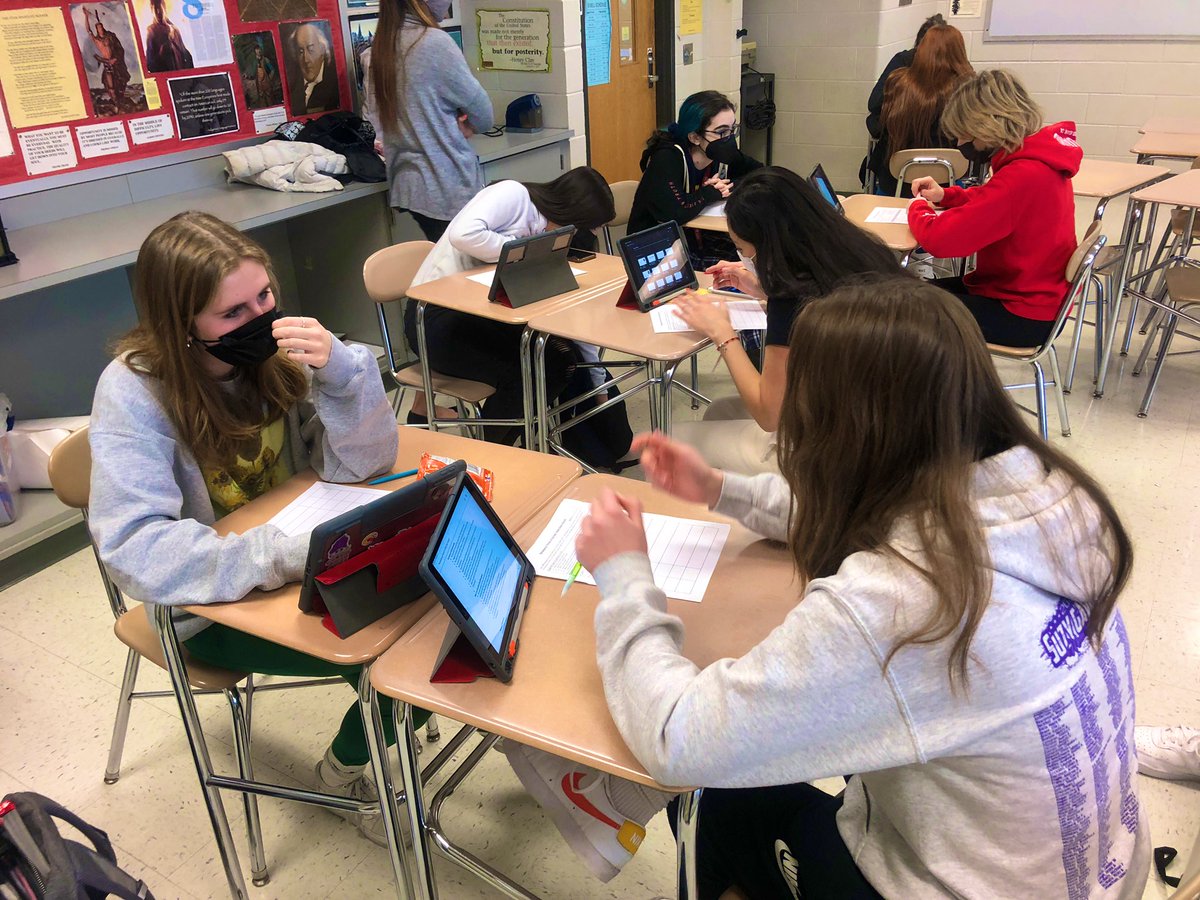 DuffNation_edu's tweet photo. It’s my favorite time of the year: Renaissance Person of the Year Award!! #GS220 Ss make resumes as a famous person from the Ren/Ref & interview each other! I love seeing them in character!! #lifeskills #historicalthinking #freshmenfun #bsd220 #quickthinking #worldhistory https://t.co/JQyZHApcp1