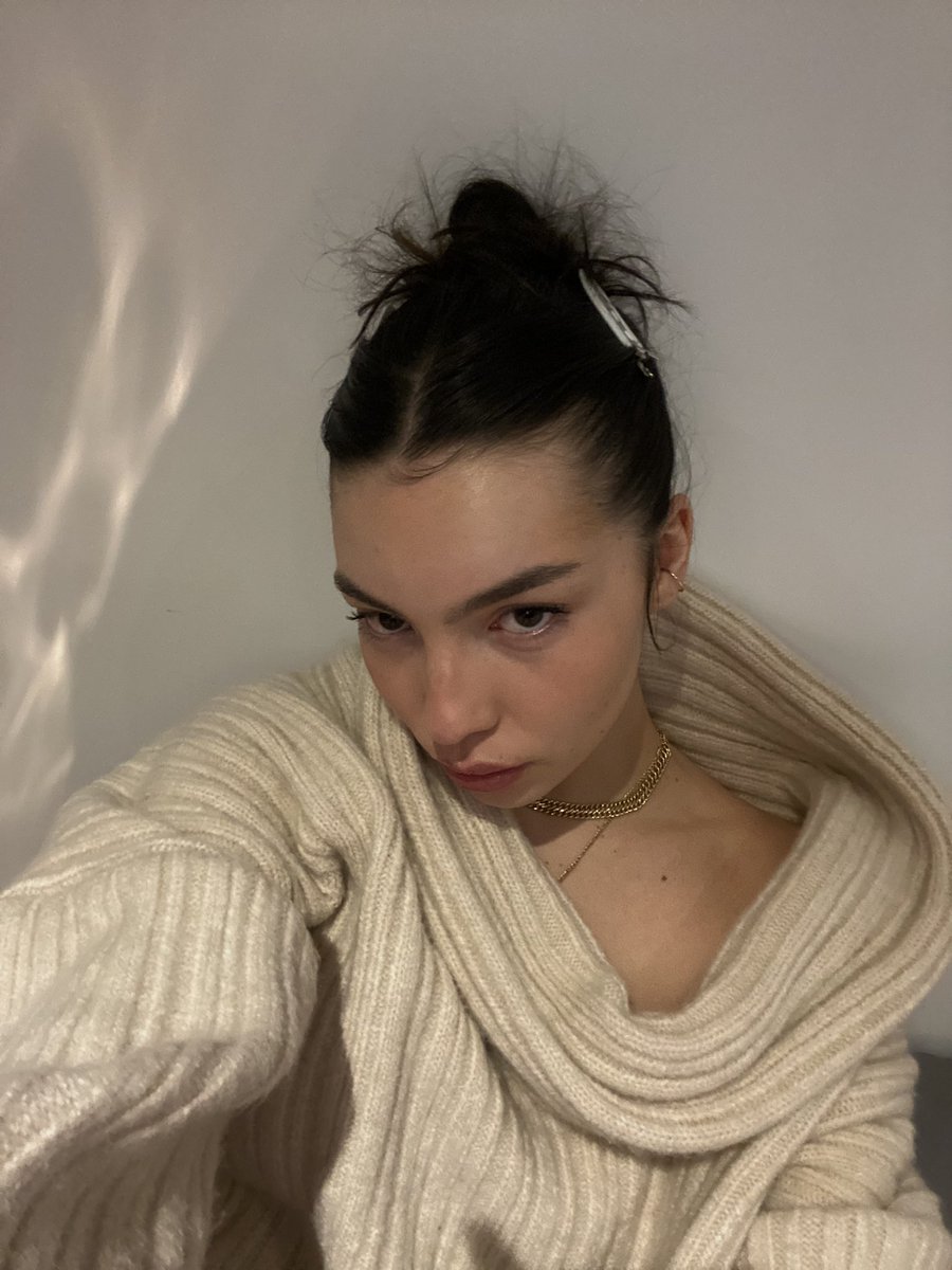 ruxandra__'s tweet photo. ⭐️🌟 https://t.co/FHg0UE0reL