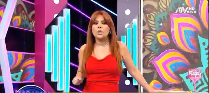 Chollyw20's tweet photo. Qué hermosos colores se ve en las pantallas del set!!.😍 #MagalyTvLaFirme https://t.co/DYvXoo1KoG