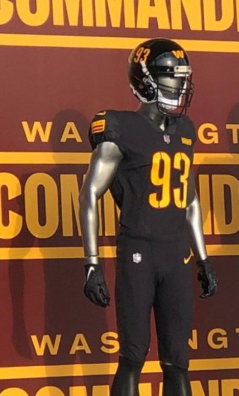 PhotoNFTER's tweet photo. Yo I just realized that one of the Commanders jerseys looks very familiar to the Steelers Color Splash jersey just saying. #Commanders #Steelers #NFL #NFLTwitter https://t.co/HVx4B7AxBB