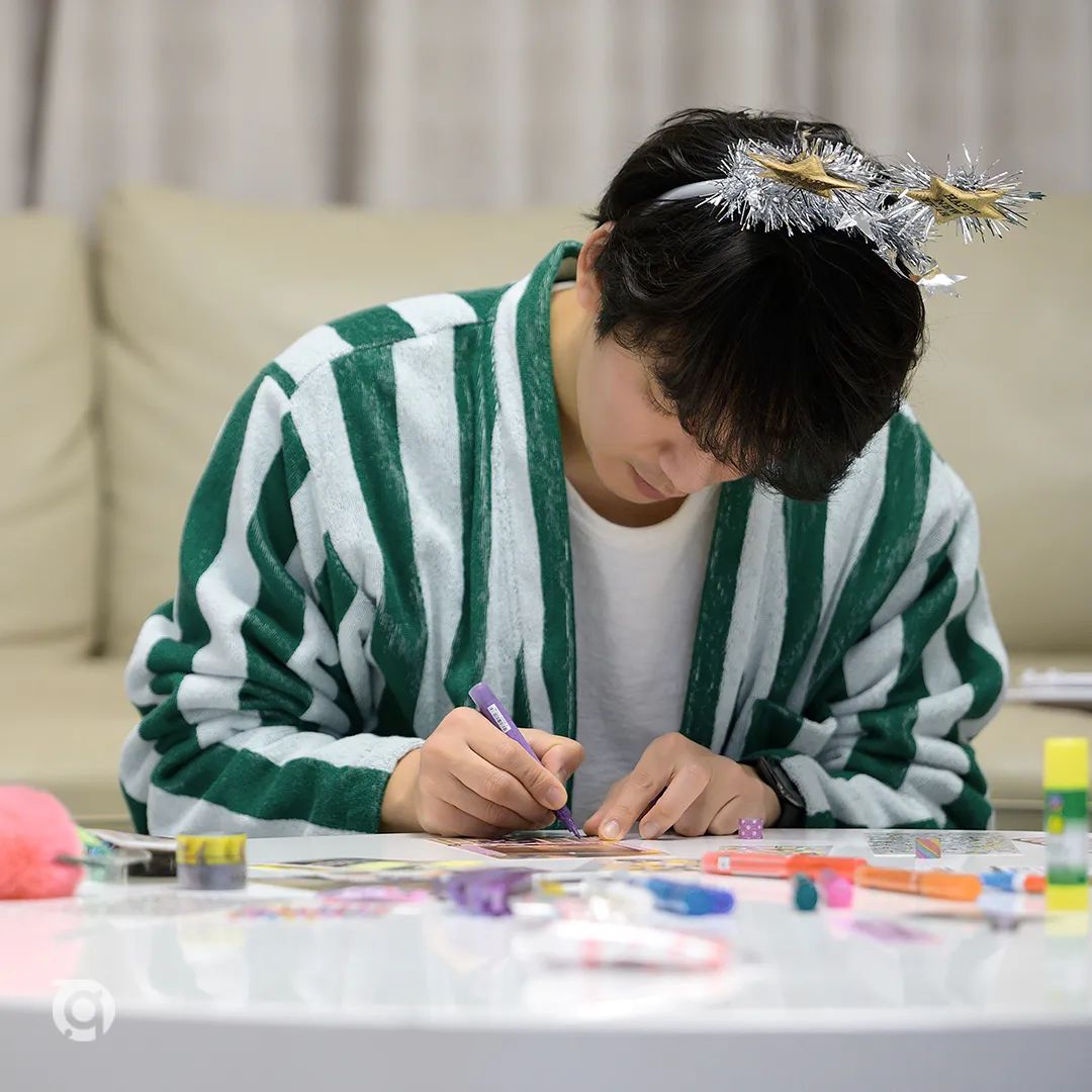 mmonfai86's tweet photo. 💜💚🤍💙
He's here. #김남길

_____⭐Forever Shine For Me⭐_____
💜Gilsa_TJTH 𝕎𝕠𝕣𝕝𝕕 𝕊𝕌ℙℙ𝕆ℝ𝕋 𝕎𝕀𝕋ℍ 
#gilsa_tjth​ #Gilsa​
#김남길​ #คิมนัมกิล​ #kimnamgil
#Kimnamgilthailandfans​ #monfai_86​
#キムナムギル #金南佶 https://t.co/9GmwMimAQx