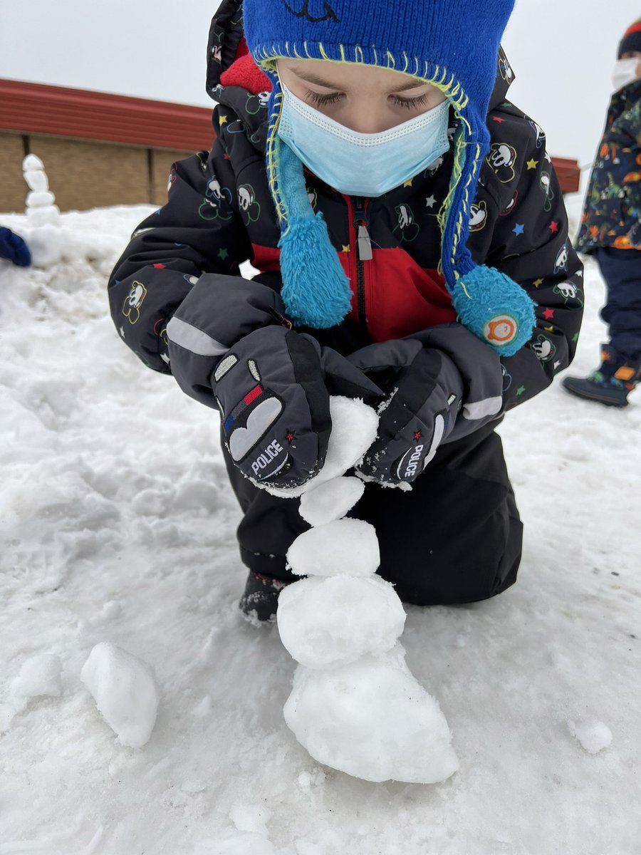 MrsLeggeri's tweet photo. A beautiful day to make ⛄️ @BlueGroupSTB https://t.co/sKOw14ij8E