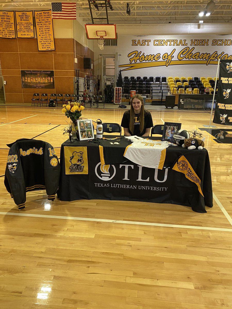 sabrinabwhite's tweet photo. Today was Ashley’s signing to play volleyball for Texas Lutheran University!!!  I am so proud of my girl. Her dream has come true and we are so excited to see her through this new adventure. I am a proud mama today! I love you baby. Pups Up! @AshleyPearish https://t.co/6Nk1ZMlu9B