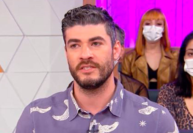 Especialista fala sobre transição de gênero e transfobia no Casos de Família

tinyurl.com/sbt195648

#CasosDeFamília