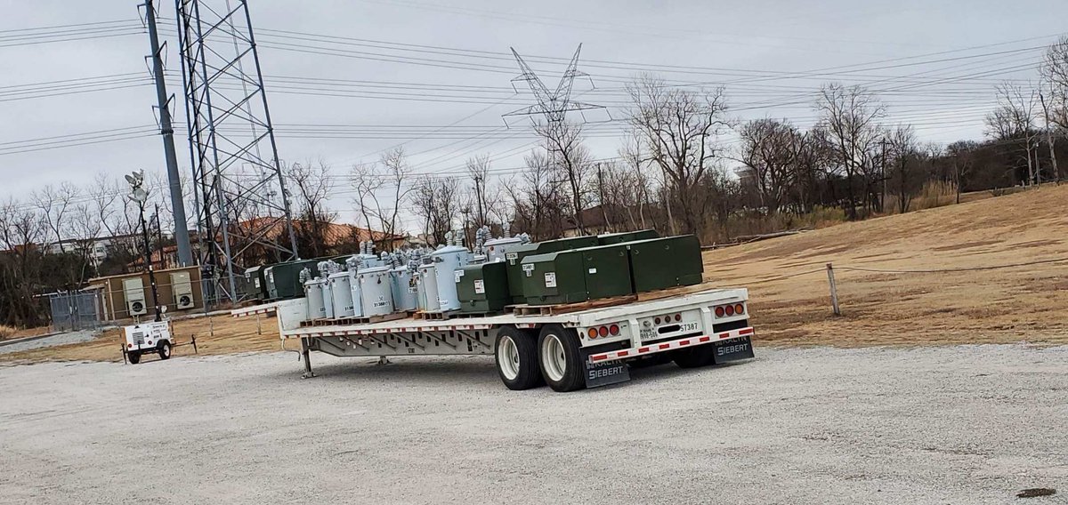 oncor's tweet photo. Thank you to the hundreds of mutual assistance crews supporting our TX communities. Our mutual assistance &amp; Oncor teams are pre-positioned across our service area, including having additional resources and supplies so that they’re ready to activate as soon as it’s safe. https://t.co/kVCkmkzTB9