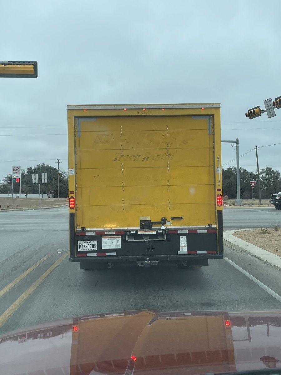 _CoachReeves's tweet photo. The Reeves are on the move!! Blessed to find a new 🏠 in #THEVILLE ‼️ And on National Signing Day too 👀🤘🏽 Excited to get to work building champions 🤑💍#KINGMADE #gottajavit 🔵🐗🟡 https://t.co/YC1M2AFF06