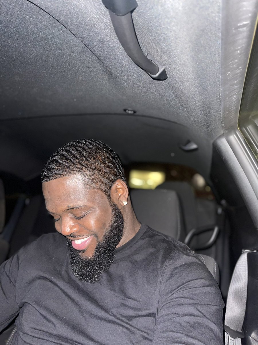 SL__Senpai's tweet photo. Life always have a way to be funny 😁 to me … #SlavyLogic #WaveCheckWednesday #waves360 #BlackHistoryMonth https://t.co/w0VIbZxBI2