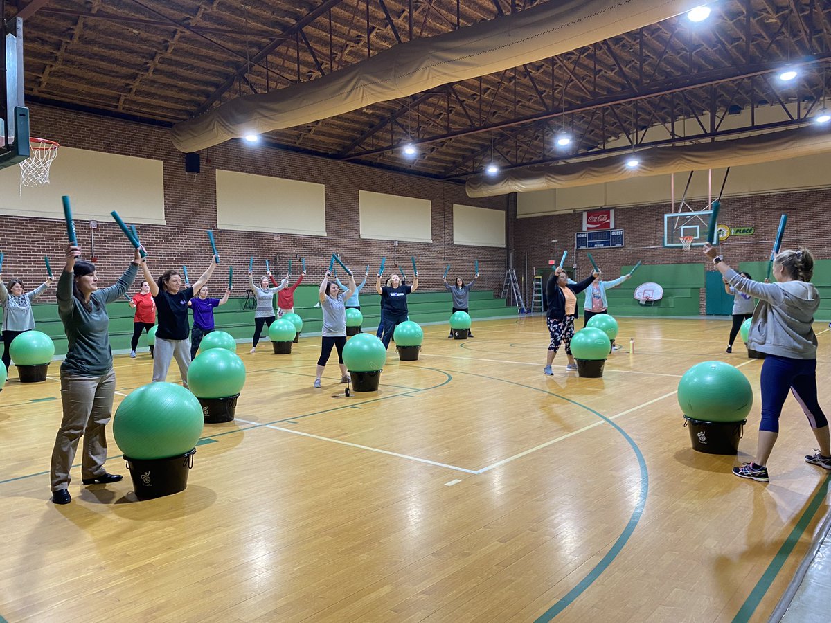 HESHORNETSROCK's tweet photo. Hollywood’s staff hopped on the Cardio Drumming Energy Bus! Staying positive, taking care of our social and emotional well-being, and having FUN is top priority at HES! #afterschoolfunandfitness https://t.co/SpKFpnmw5K