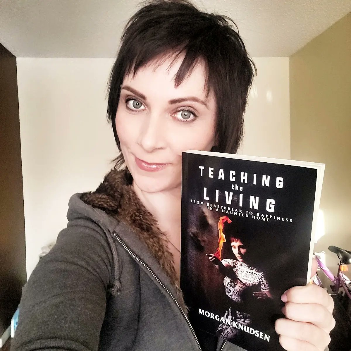 They finally made it to Canada!!!
Grab your copy on @amazonbooks from @BeyondFray

@hauntedmagazine
#canadiangirl #canadianbooks #paranormalbooks #HauntedHospitals #paranormal