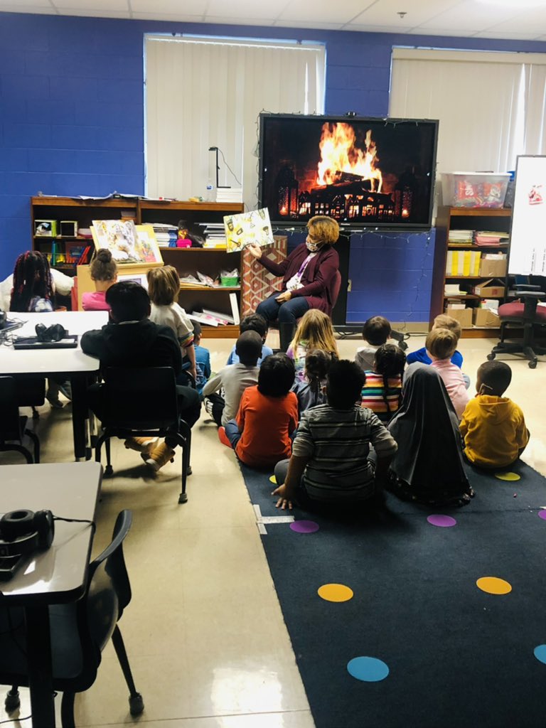 tkcleaver's tweet photo. Just a few of the PBC classes reading books in honor of Black History Month for #worldreadingday2022 from our very popular library showcase. #pbcreads #pbcleads https://t.co/lHIENeIjKG
