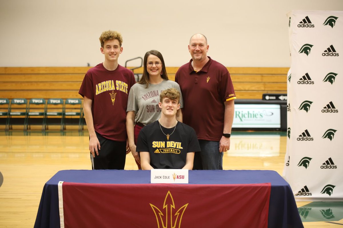 Officially a Sun Devil‼️‼️🔱🔱 #ForksUp
<a href="/CoachJWood2/">Juston Wood</a> 
<a href="/TWCAFootball/">TWCA Football</a> 
<a href="/twcasports/">Woodlands Christian</a> 
<a href="/CoachMcClanahan/">Chris McClanahan</a> 
<a href="/SvajdaConner/">Conner Svajda</a>