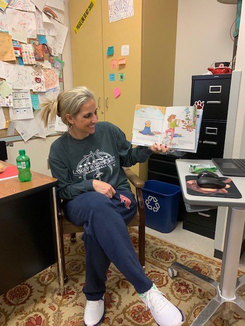SaraMRiley's tweet photo. Loved seeing all these pictures of my MS teachers reading to their kids for #WorldReadAloudDay!! You’re never to old to have a book read to you! 📚💚 #ReadFISD @HuntMiddle https://t.co/NGE8G8jDh0