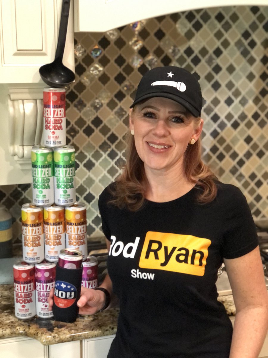 Melissa Hyde tweet media