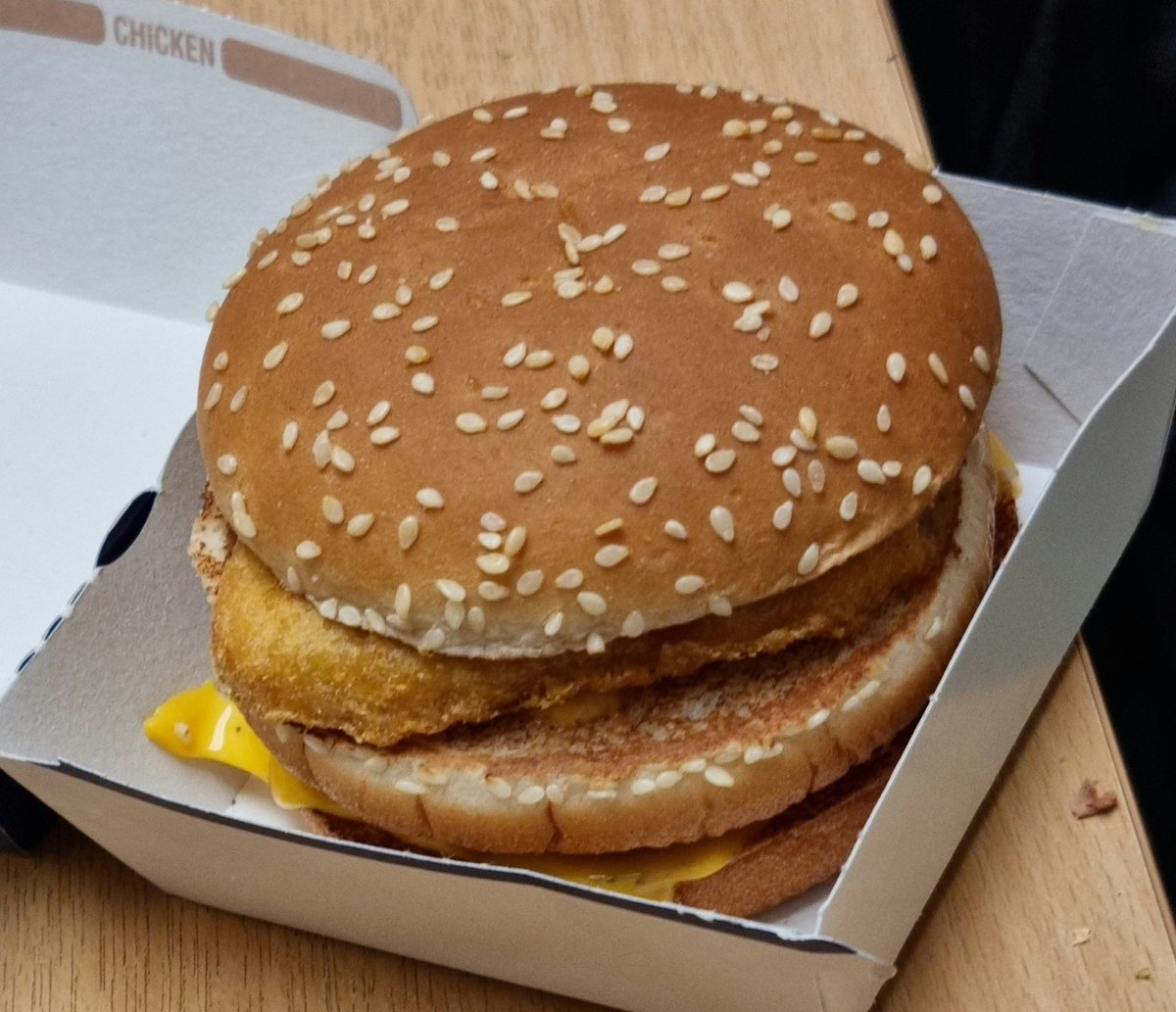 kcbelsham's tweet photo. @McDonaldsUK #ChickenBigMac 6/10 ( disappointing)
For me the #ChickenLegend has a better flavour . 10/10. https://t.co/GosNIG8qH8
