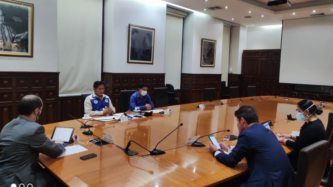 CNTAPSECUADOR's tweet photo. Nos reunimos con una comisión de la @Vice_Ec liderada por el Abg. Marcelo Paredes logrando el compromiso de impulsar desde la Vicepresidencia una mesa Técnica entre @Salud_Ec @senescyt y @MinTrabajoEc sobre la importancia de los #TAPS y la continuidad al servicio de la comunidad https://t.co/E0jwaLq3jL