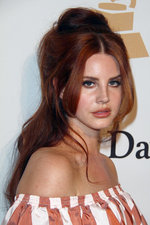 I miss Lana Del Reys red hair. 