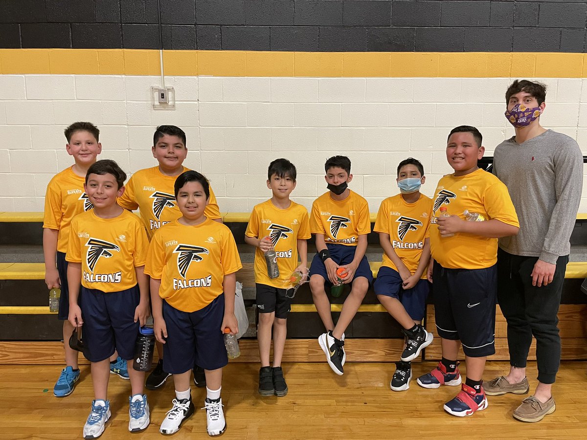 msmarisalgarza's tweet image. We are extremely proud of our Falcons as they played their first basketball 🏀 game and came out victorious! #ProudAdmin #FieldsInspires #GoFalcons