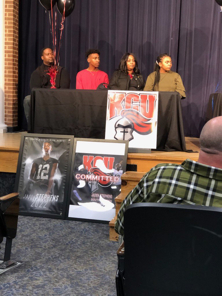 therealchavo's tweet photo. Congratulations Jaden Stephens on your commitment to KCU #GoKnights @SouthWarrenFB @JadenStephens04 @AngelaS10084712 @gerald88695695 https://t.co/1AYAKwib5T