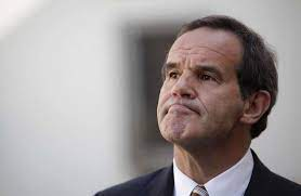 marioaguilera4's tweet photo. UTILIDAD PÚBLICA Pedimos ayuda en búsqueda de persona perdida en Santiago de Chile.  Se llama Andrés Allamand – Nació el 7 de febrero de 1956 (65 años) pronto de cumpleaños – es probable un olvido temporal, se desempeña como Canciller del Gobierno de Chile.
Solicitamos RT https://t.co/hJ9Yjgti5L