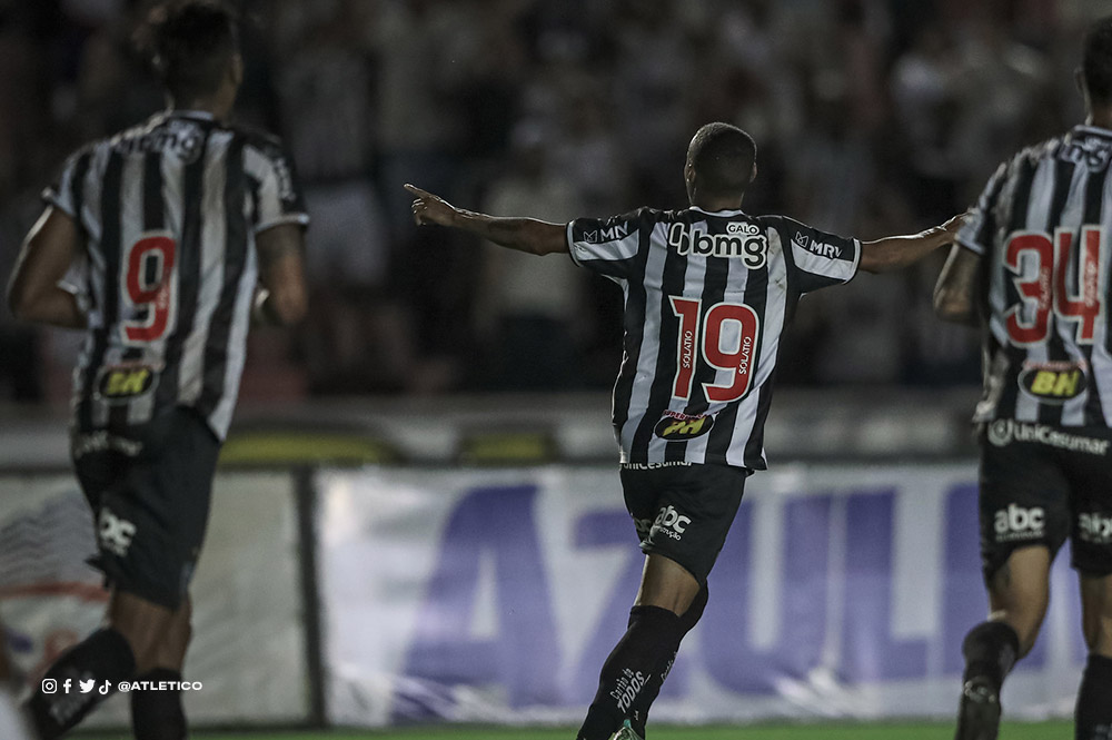 Atletico's tweet photo. Ademir e Fábio Gomes comemoram 1º gol pelo Galo: https://t.co/W1rRT48e1m
#VamoGalo #UECxCAM 🏴🏳️ https://t.co/fUCD63fMYV