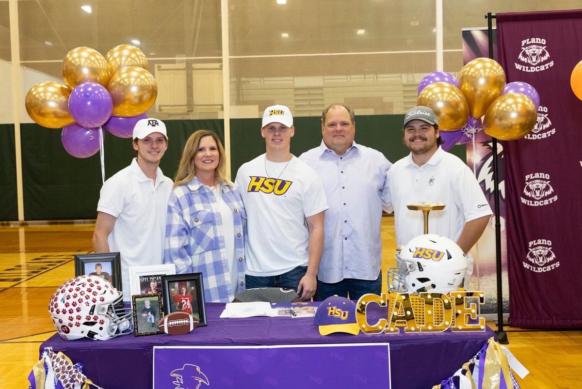 I’m Beyond excited and blessed to be given the opportunity to further my career of football in college. I’ve been waiting and dreaming for this opportunity to come my whole life. I’m officially an HSU Cowboy!!! #gocowboys <a href="/CoachElkinsHSU/">JJ Elkins</a> <a href="/BurlesonHSU/">Burleson</a>