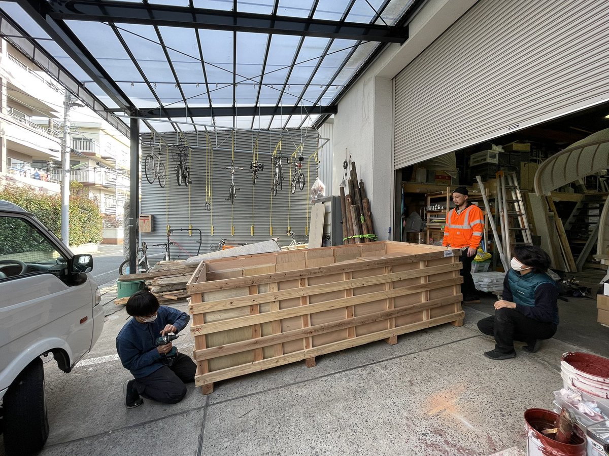 kadowaki_kozo's tweet image. イタリアから大きな荷物が届く。 #vba2021jp