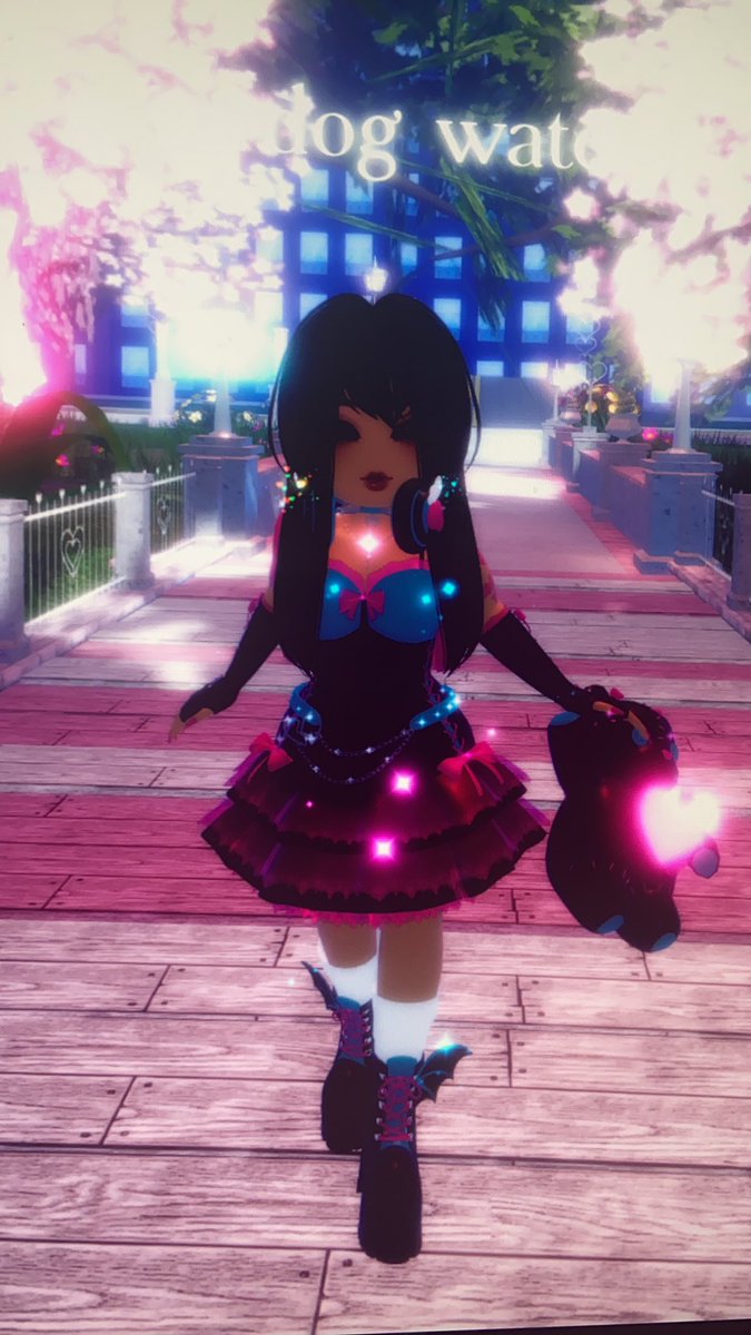 sweetspie5's tweet photo. new set is out! what do you guys think? total is 134k. Buy it while you can! <3 #royalehigh #royalehigh #roblox #royalehightrading https://t.co/jZpa36NhvU
