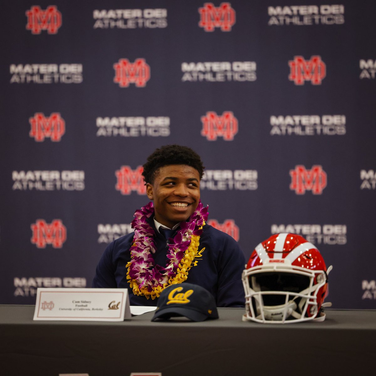 Mater Dei Football (@mdfootball) on Twitter photo โ๏ธ <a href="/Cam_Sidney/">Cam Sidney</a> โก๏ธ <a href="/CalFootball/">Cal Football</a>
Cam was a HUGE key to our success this season, covering the opponentโs top receiver each game. A quiet leader who made big plays week after week. Cam, we know youโll hold down the secondary for #Cal!
\|/ โ๏ธ <a href="/Cam_Sidney/">Cam Sidney</a> โก๏ธ <a href="/CalFootball/">Cal Football</a>
Cam was a HUGE key to our success this season, covering the opponentโs top receiver each game. A quiet leader who made big plays week after week. Cam, we know youโll hold down the secondary for #Cal!
\|/