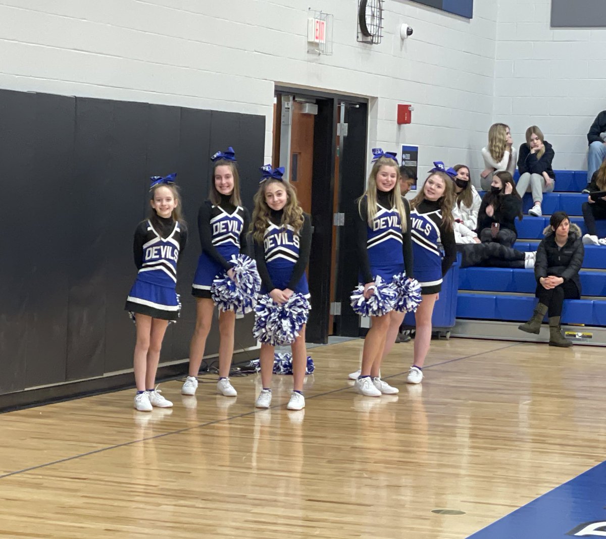 MrsRinkes's tweet photo. 7th grades turn to cheer their team for the last home game! 💙 https://t.co/6MwWB2DYNv