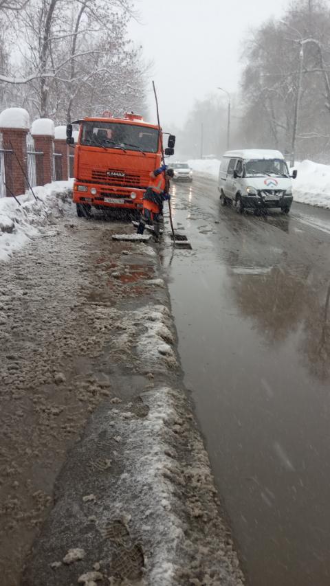Авария ликвидирована. Воду с проезжей части Ставропольской убрали! Спасибо <a href="/DepGorHozSamara/">Департамент ГХиЭ</a> и <a href="/ingener_system/">Инженерные системы</a> . 
Проезд открыт.