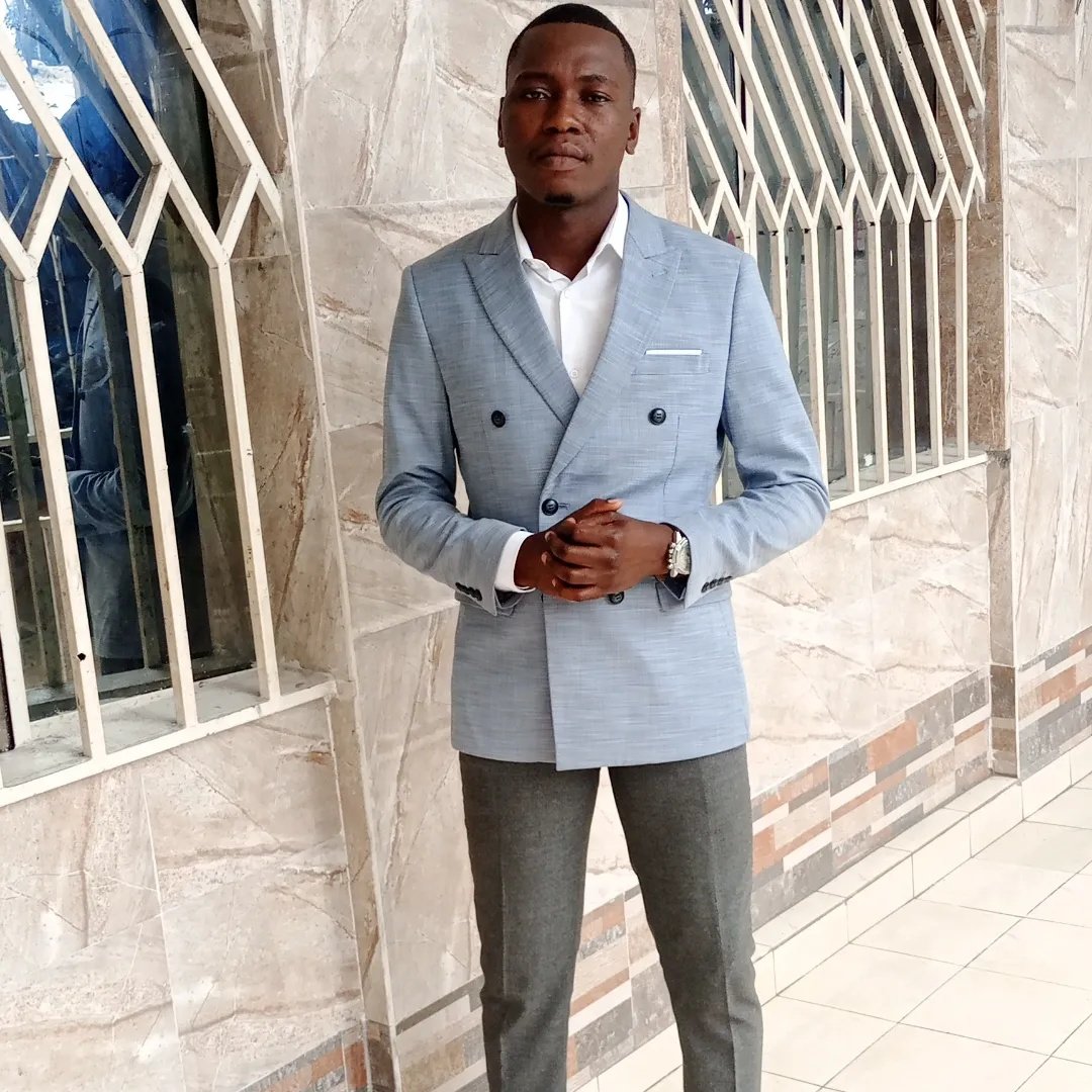BIVMart's tweet photo. #NouvellePhotoDeProfil https://t.co/T4ReVf7pUC