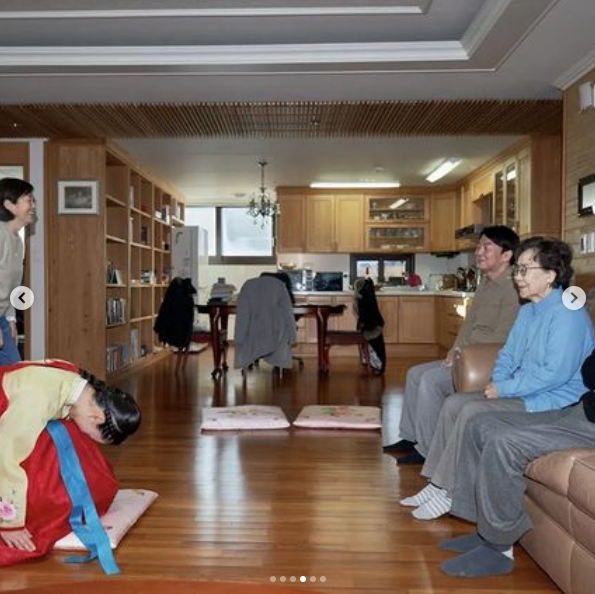 loremlumen's tweet photo. 안설희 계속 있으면 도움 적잖이 될텐데. 아쉽네.
https://t.co/TYtnmqpc0T https://t.co/Rf9QxCjstK