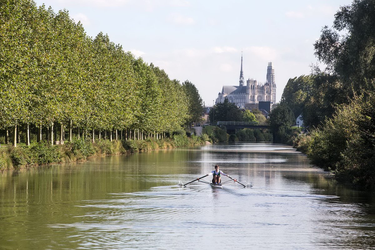 AmiensMetropole's tweet photo. [ #EBD2022 🏆 ] Grâce à votre mobilisation, Amiens se place dans le top 10 des meilleures destinations d'Europe❗ 
Plus qu'une semaine pour faire la différence : votez (ou re-votez) #AmiensNaturellement 😊👉 https://t.co/IpOR831KTr

#DestinationAmiens #EuropeanBestDestinations https://t.co/QlSLIAI952