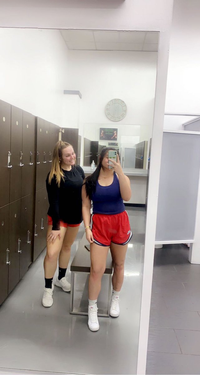 cateeeeewestt's tweet photo. Workouts w ma girl 🤩🤩 @bryanamarieeee https://t.co/37HaWvstdX