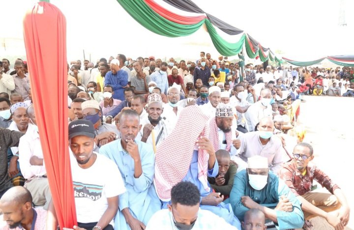 Amina_Aliubax's tweet photo. You would hear our politicians shouting at the top of their voices condemning their rivals in #KenyaKwanza, #AzimioMovement and #UPYAMOVEMENT but can't condemn the killing of their people by Shabaab (IEDS) in Mandera and Wajir.They're only after our votes. 
Gladys Wanga HNIB IEBC https://t.co/MJvXBqVdPo