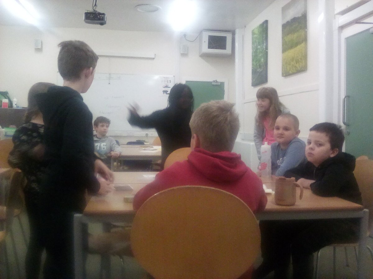 We made it through the night. All had some sleep (even the teachers)! No bunk accidents! amazon.co.uk/photos/share/k…