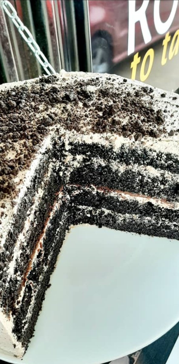 KotaToTaste's tweet photo. Come and get your fix at KotaToTaste. We have three Kota flavours to choose from and a slice of chocolate Oreo cake to go with. Call Or WhatsApp 71658044 for an order. https://t.co/l88s1O1NE8