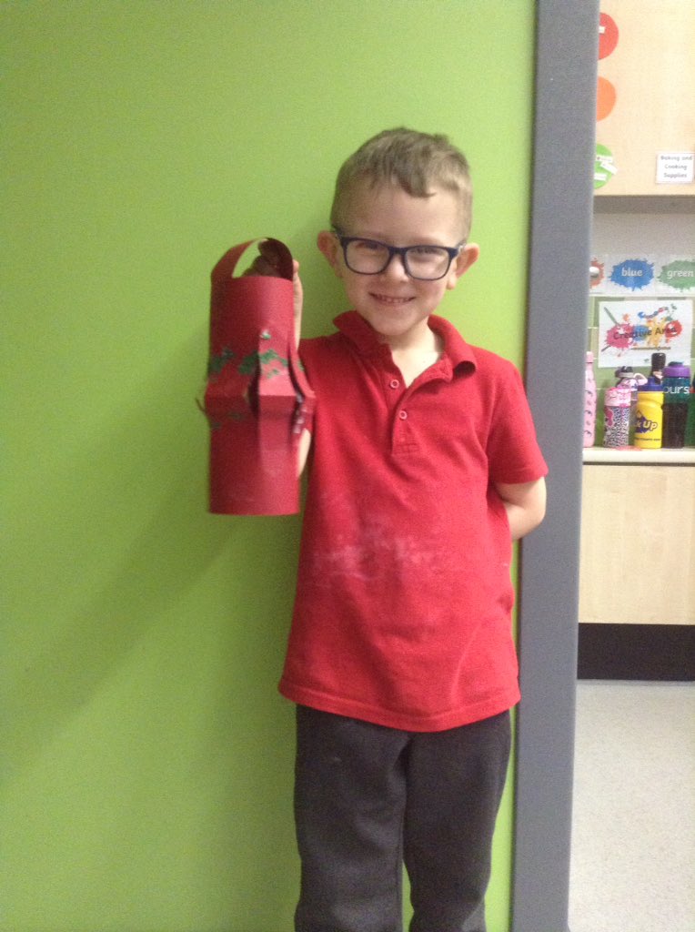 Yesterday we made our very own lanterns for Chinese New Year ✨ (we also ended up with a VERY glittery classroom)