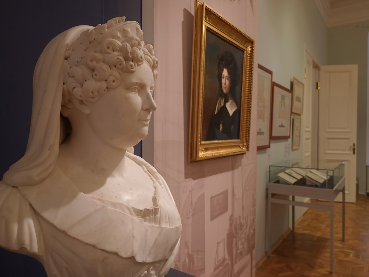 ⚡️ Объявляем февральскую акцию для посетителей выставки "Гатчина - город дворцовый"!  Приобретая билет на экскурсию по выставке, вы получаете возможность посетить Гатчинский и Приоратский дворцы всего за 300 / 150 рублей (льготный). 
Подробности на сайте - gatchinapalace.ru/events/excursi…