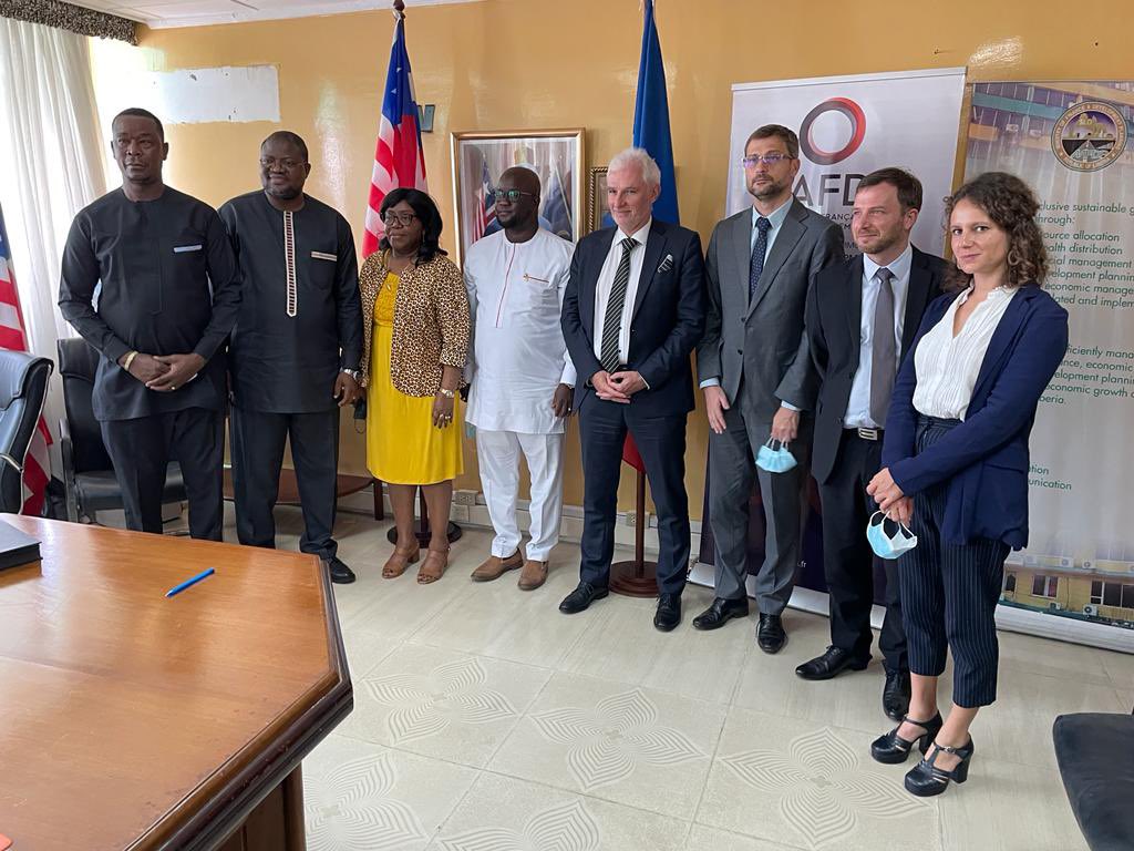 MatthieuDiscour's tweet photo. A new step in @AFD_France partnership with #Liberia 🇱🇷 : the signature of a EUR 10m to support urban rehabilitation in three districts of #Monrovia. 🇫🇷 Ambassador @_Michael_Roux and Minister #Fluomo have reminded the great and impactful achievments since #AFD restarts in 2018. https://t.co/cZFvaNx7y5