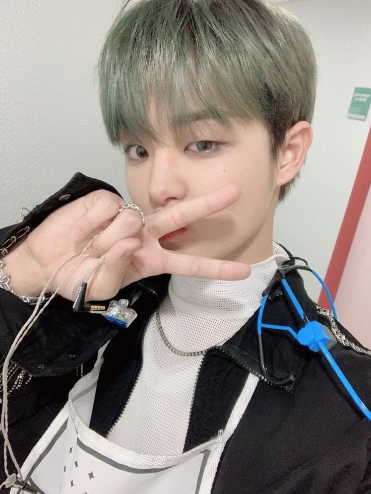 ً (@eboypjh) on Twitter photo 